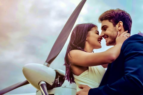Miami: Romantic Private Airplane Tour with Champagne