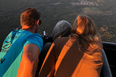 Balloon flight in la Garrotxa with transfer from Barcelona