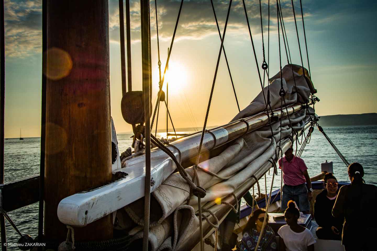 Marseille: Sunset Sailing, Buffet, and Wine