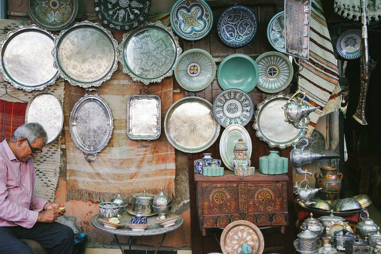 Marrakech: visite à pied des souks et des fondouks avec du thé marocainUne visite en petit groupe