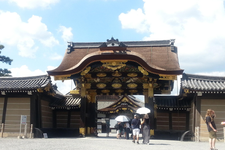 En dags privat anpassad självguidad rundtur i KyotoEn dags privat skräddarsydd rundtur med egen guide i Kyoto