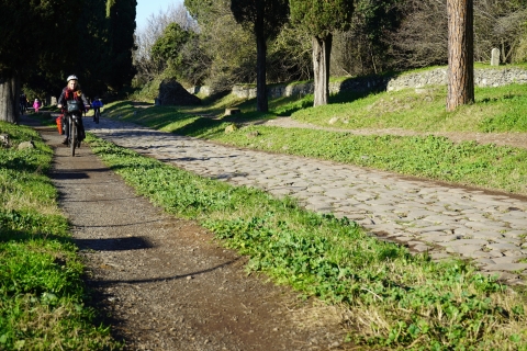 Rome: visite privée d'une journée en vélo électrique sur la voie Appienne et le lac AlbanoVisite en français