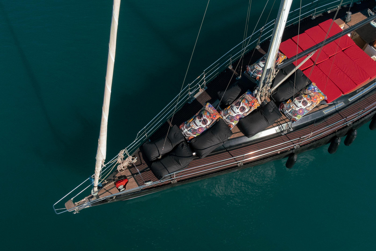Mykonos: Boutique Sunset Sailing Experience aboard Calypso
