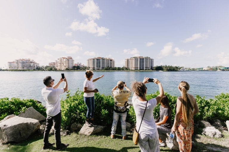 Miami: piesza wycieczka po South Beach w stylu art decoWspólna wycieczka grupowa