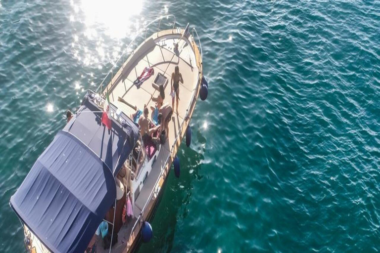 Desde Sorrento: tour en barco premium por la costa de AmalfiSorrento: tour premium de Positano y Amalfi