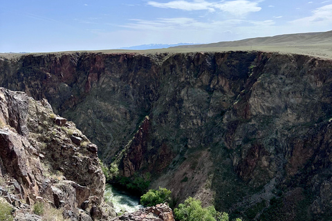 Prywatne: Charyn &amp; Black Canyons oraz Kolsay &amp; Kaindy Lakes.