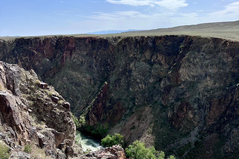 Prywatne: Charyn &amp; Black Canyons oraz Kolsay &amp; Kaindy Lakes.