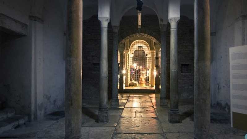 Milão: Visita guiada à Cripta de San Sepolcro com ingresso