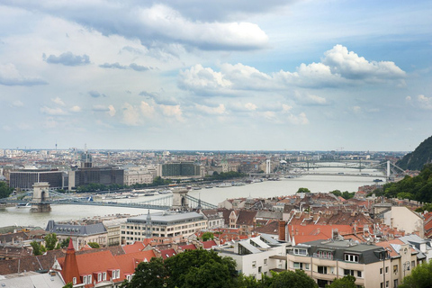 Budapest: Buda Castle Walking Tour på tyskaPrivat rundtur på tyska