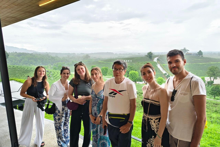 Chiang Rai:Guided Highlights Full-Day Tour-FREE LUNCH BUFFET Experience the Wonders of Chiang Rai with Free Thai Buffet