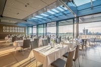 Berlin, Rooftop Aperitif at Käfer Restaurant Reichstag - Housity