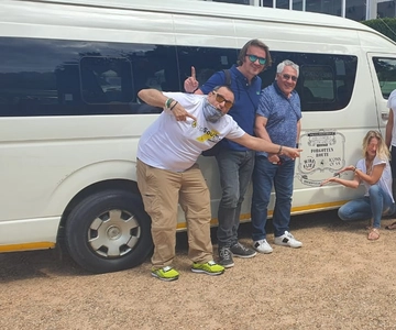 Franschhoek & Stellenbosch: Full-Day Wine Tour