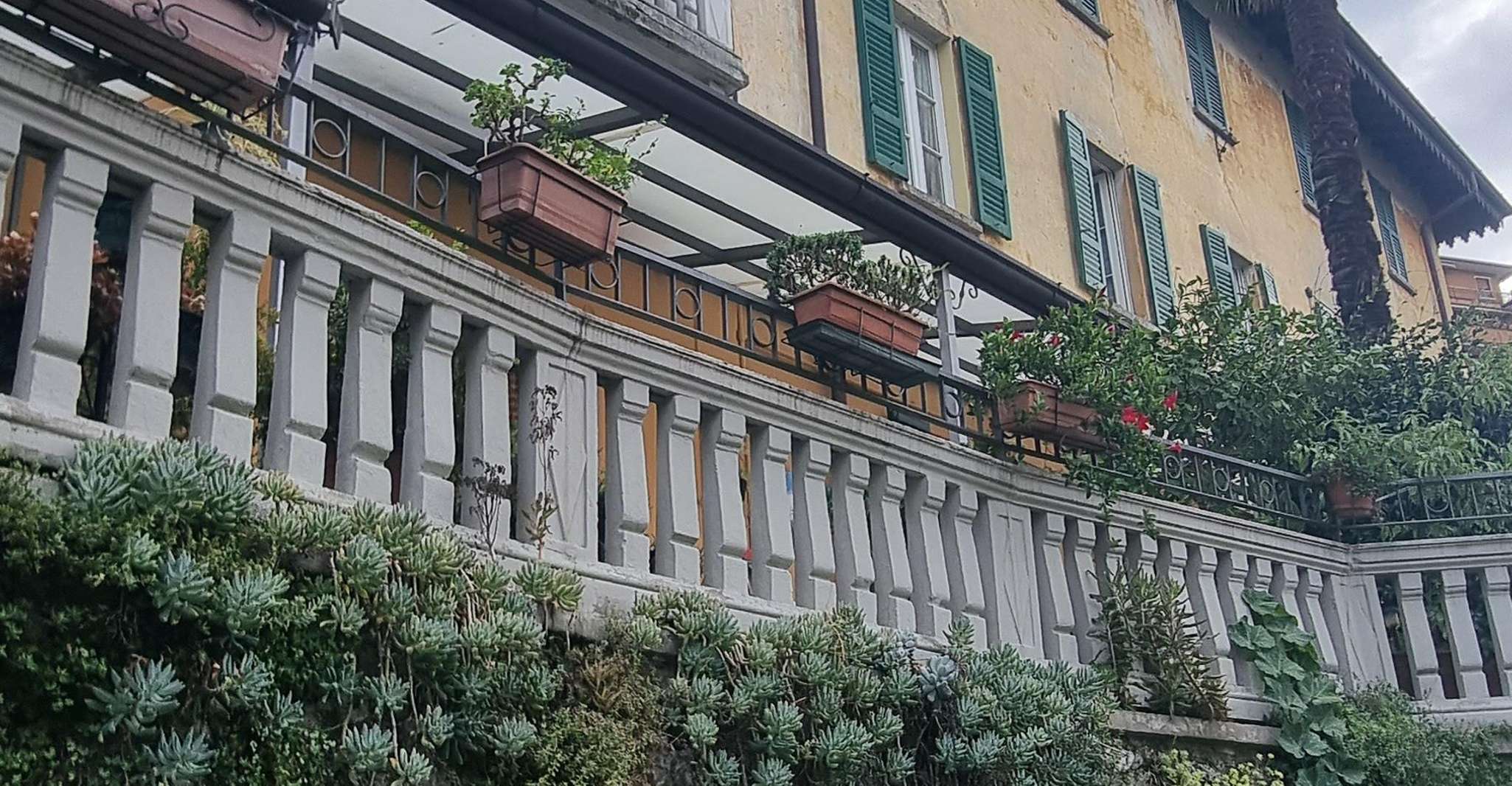 From Como to Brunate, panoramic hiking - Housity