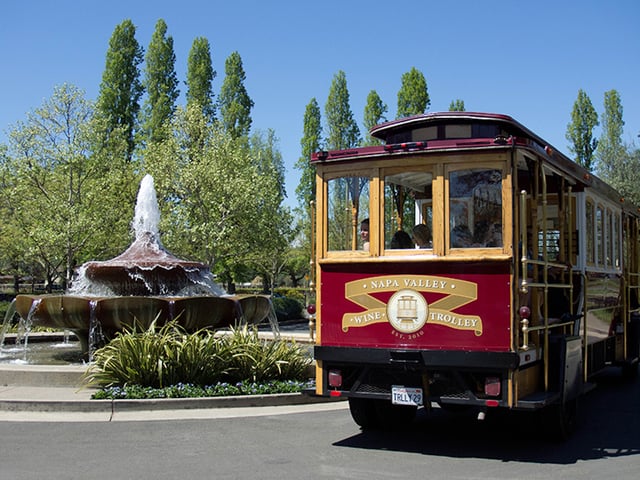 Napa Valley: tour di degustazione di vini con carrello all&#039;aperto e pranzo