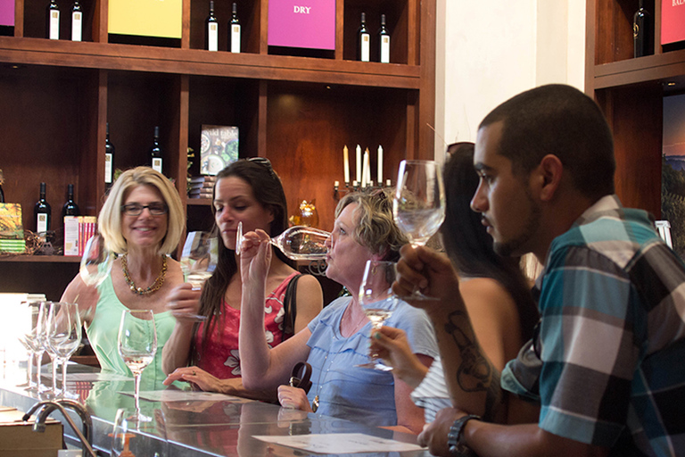 Napa Valley: Wine Tasting Tour by Open Air Trolley &amp; Lunch