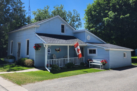 Inspired by Schitt's Creek TV Show - Filming Locations Tour