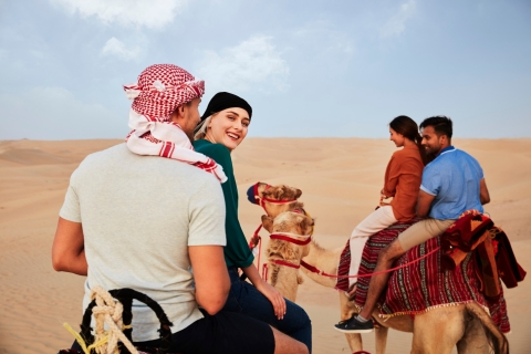 Dubaj: wieczorne safari i karawana wielbłądów w oazie Al MarmoomEkskluzywny samochód