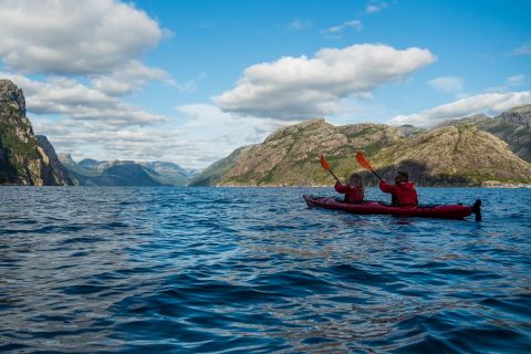 Stavanger: Lysefjord Kayaking Trip with Gear & Snacks