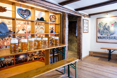 Monaco di Baviera: Tour gastronomico Birra - 3 birre piccole e "Brotzeit" in TEDESCOTour di gruppo condiviso