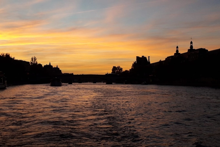 Paris: Kreuzfahrt auf der Seine bei Sonnenuntergang