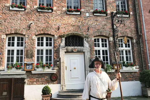 Düsseldorf: Guided Night Watchman Tour through Kaiserswerth