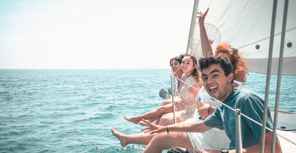 Barcelona: Midday or Sunset Sailing with Open Bar and Snacks