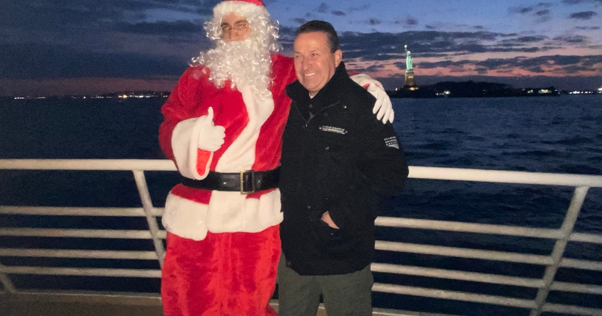 NYC 90minute Holiday Cruise at Night with Santa Claus GetYourGuide