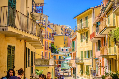 From Milan:Cinque Terre National Park with Limoncino Tasting Cinque Terre From Milan: Low Cost Spanish Tour