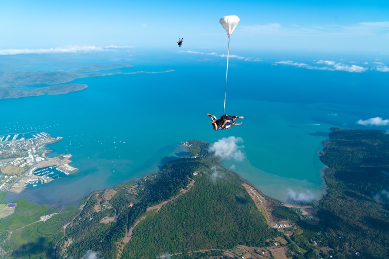Airlie Beach: Early Morning Tandem Skydive Airlie Beach Tandem Skydive