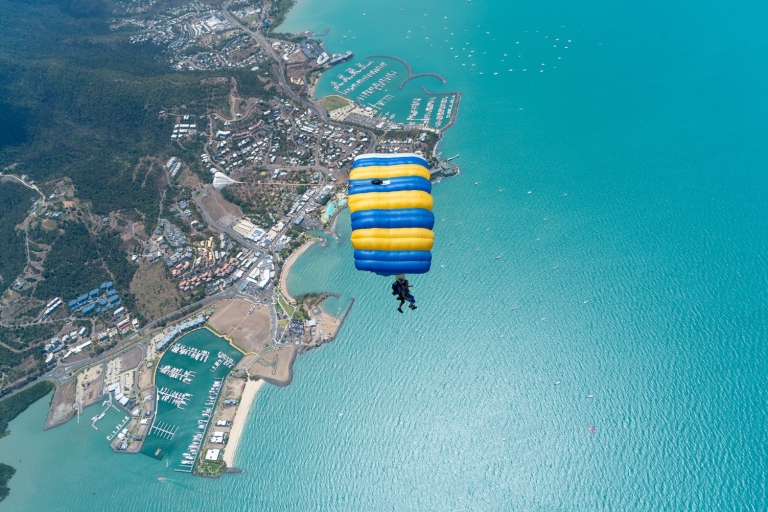 Airlie Beach : saut en parachute en tandem tôt le matinAirlie Beach : saut de parachute en tandem