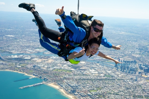 Melbourne: skok spadochronowy na plaży St. KildaSpecjalny skok spadochronowy w środku tygodnia w Melbourne