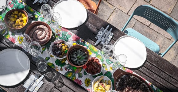 Catania: Ätna-Weingut in der Stadt – Sizilianisches Mittagessen mit Weinverkostung