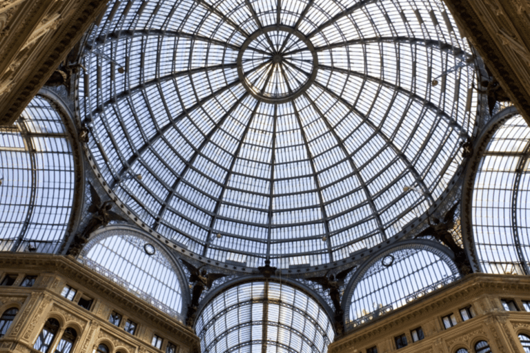 From Rome: Taste of Naples Tour with Underground Caverns