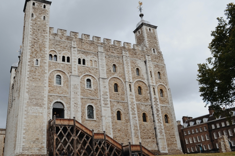 Londyn: piesza wycieczka z Thames Boat Ride, Tower of London