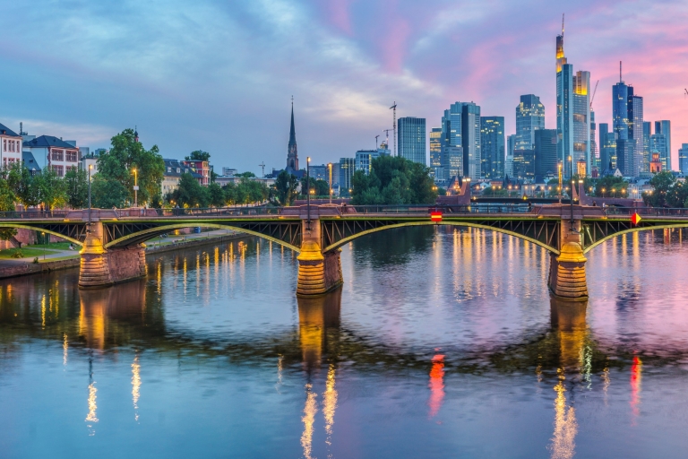 Frankfurt: Smartphone-Schnitzeljagd und Stadtrundfahrt