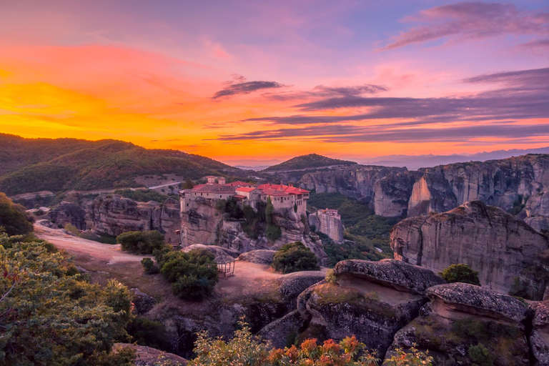 From Athens: 3-Days Meteora Rail Tour