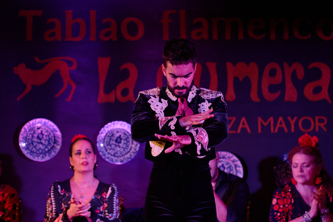 Madrid: Flamenco Show La Quimera mit Getränke & Abendessen OptionMadrid: Flamenco Show La Quimera mit Getränken & Abendessen