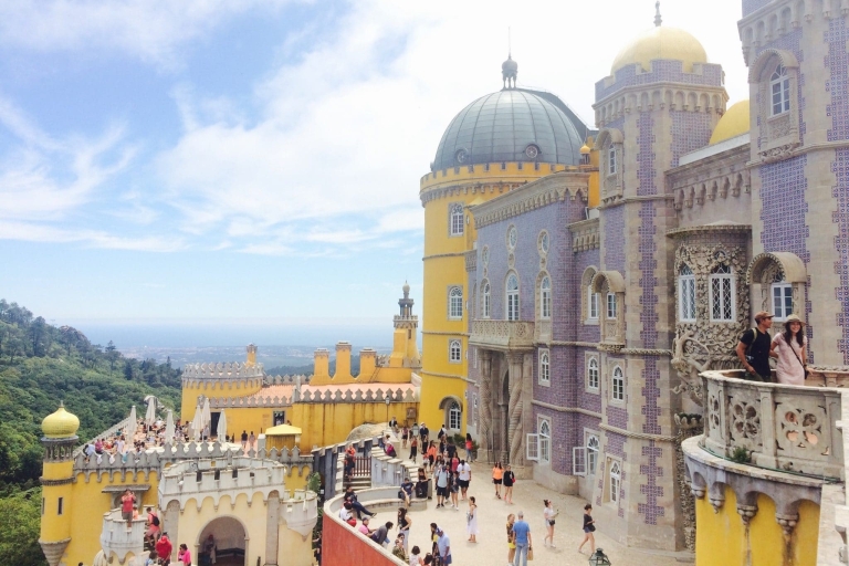 Desde Lisboa: Tour de día completo de Sintra y Cascais con lugareños