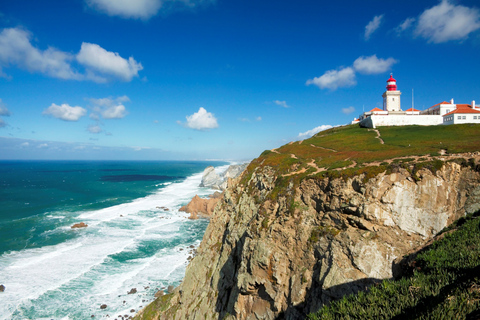 Da Lisbona: Tour del Palazzo Pena, Regaleira, Sintra e CascaisPunto di incontro a Lisbona