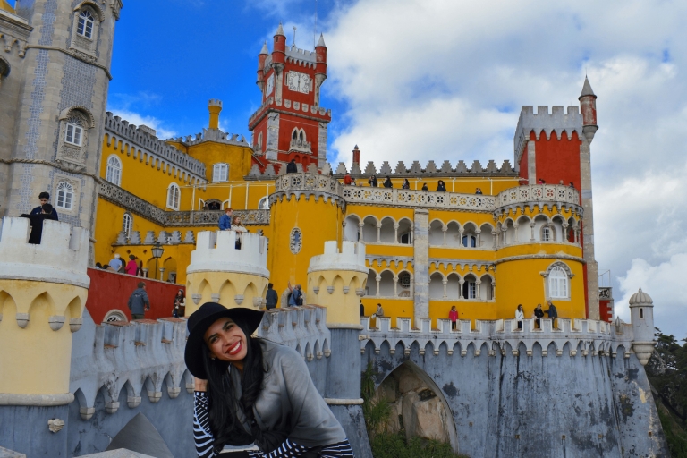 Desde Lisboa: Tour de día completo de Sintra y Cascais con lugareños