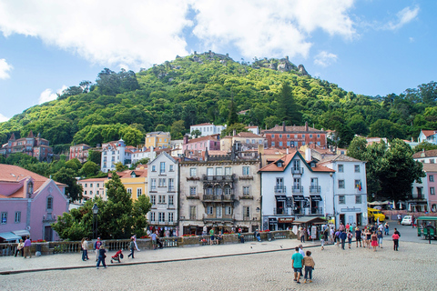 Da Lisbona: Tour del Palazzo Pena, Regaleira, Sintra e CascaisPunto di incontro a Lisbona