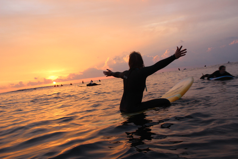 Tenerife: Clase de surf para todos con fotos incluidasClases de inglés, español, italiano, francés y alemán