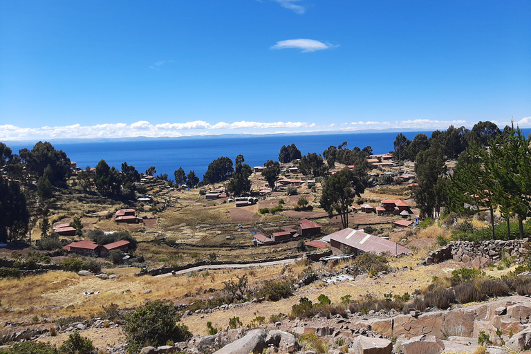 TOUR ROND HET TITICACAMEER 2 DAGEN EN 1 NACHT: UROS AMANTANI EN TAQUILE EILAND