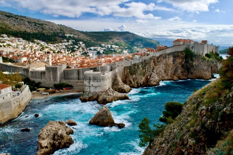 Dubrovnik: visite des murs de la ville pour les lève-tôt ou les chasseurs du coucher du soleilVisite privée à pied des remparts de la ville - anglais ou allemand