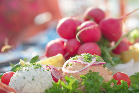 Monaco di Baviera: Tour gastronomico Birra - 3 birre piccole e "Brotzeit" in TEDESCOTour di gruppo condiviso