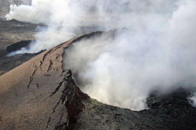 Hilo: Hawaii Volcanoes National Park &amp; Flug zu Wasserfällen