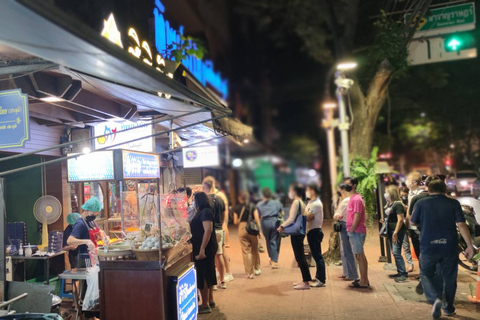 Bangkok: przewodnik Michelin Street Food Tour przez Tuk TukWycieczka grupowa z miejscem spotkania