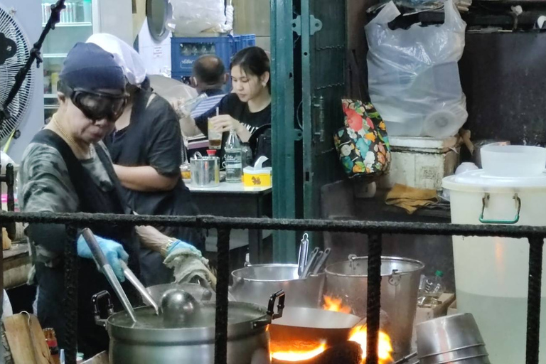 Bangkok : Visite de la cuisine de rue du Guide Michelin en Tuk TukVisite privée avec prise en charge et retour à l'hôtel