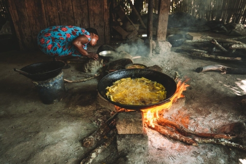 Ab Moshi: Massai-Dorf und heiße Quellen mit Mittagessen