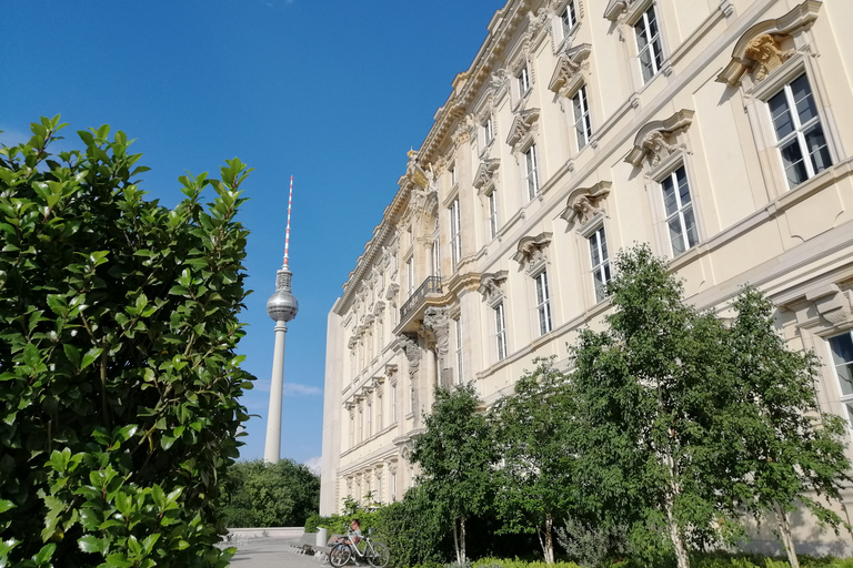 Berlin: Top Classic Tour with Cathedral and Palace Private Walking Tour